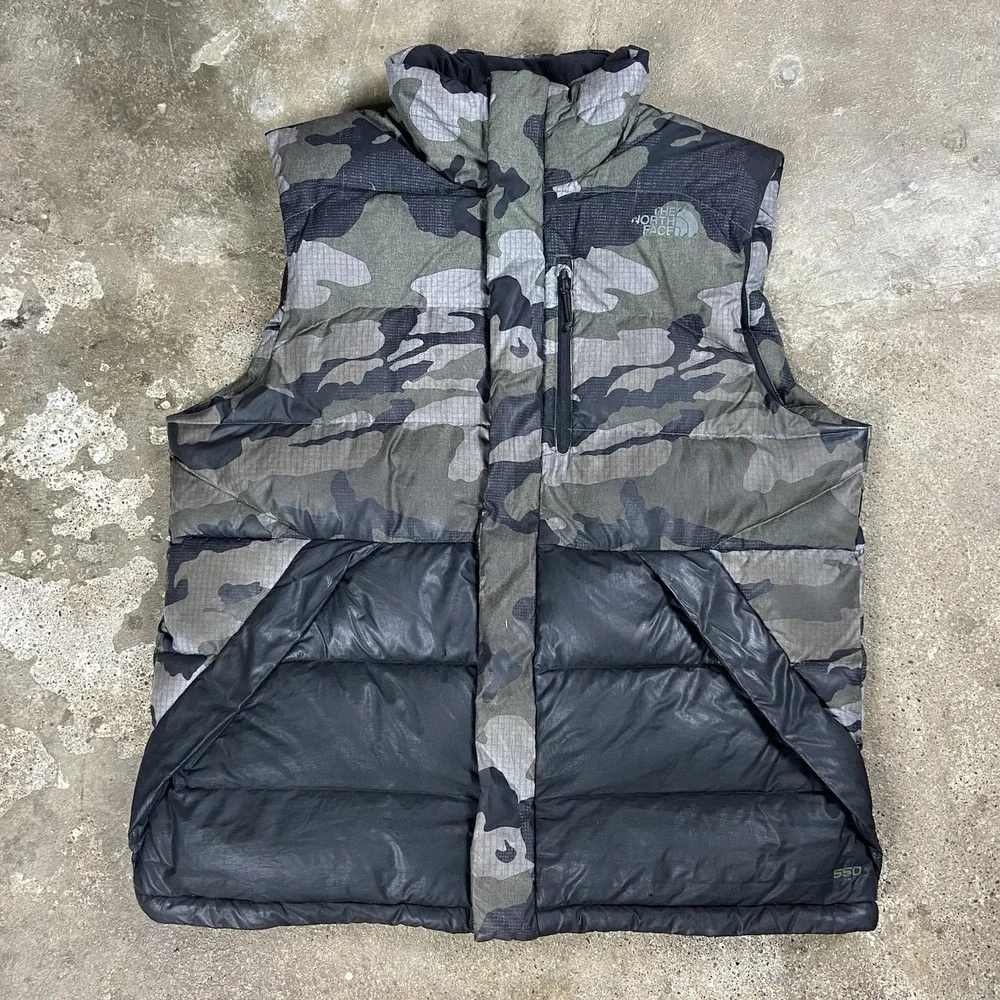 North Face 550 Puffer Vest Size Large‎ Multicolor Camouflage Pattern Full Zip